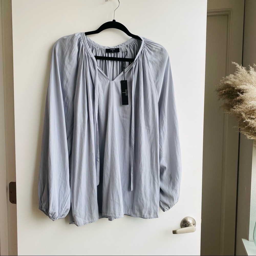 NWT Tahari V-Neck Blouse with Balloom Sleeves - Pearl Grey